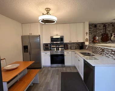 1728 Shoreside Circle - Photo Thumbnail 12