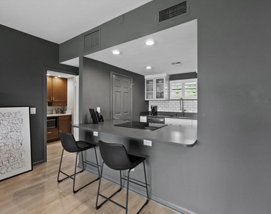 11842 Pebblewood Drive - Photo Thumbnail 4