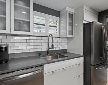 11842 Pebblewood Drive - Photo Thumbnail 7
