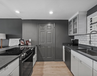 11842 Pebblewood Drive - Photo Thumbnail 3