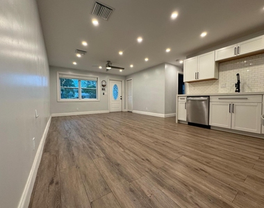9422 Sw 51st Street - Photo Thumbnail 1