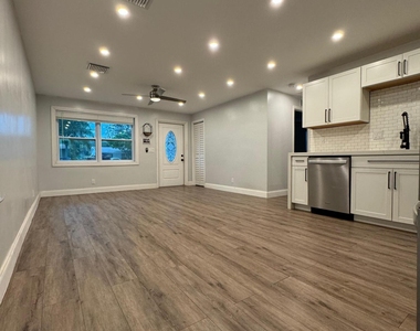 9422 Sw 51st Street - Photo Thumbnail 6