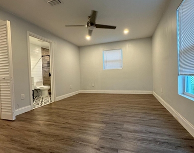 9422 Sw 51st Street - Photo Thumbnail 7