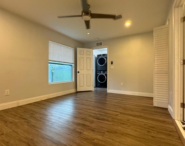 9422 Sw 51st Street - Photo Thumbnail 8