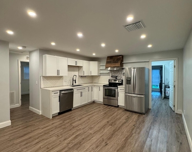 9422 Sw 51st Street - Photo Thumbnail 3