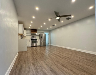 9422 Sw 51st Street - Photo Thumbnail 2