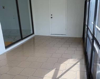 817 Sky Pine Way - Photo Thumbnail 21