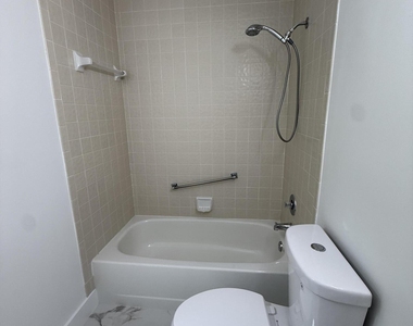 817 Sky Pine Way - Photo Thumbnail 14