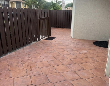 817 Sky Pine Way - Photo Thumbnail 17