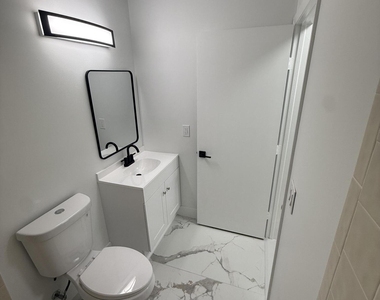 817 Sky Pine Way - Photo Thumbnail 15