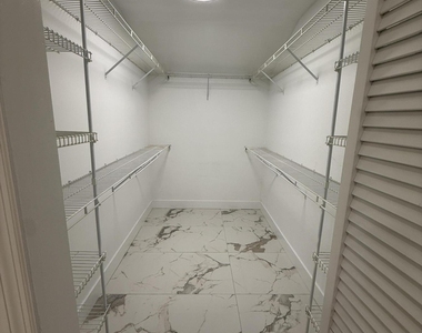 817 Sky Pine Way - Photo Thumbnail 8