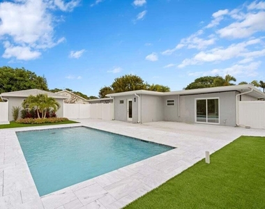 2312 Spanish Trail - Photo Thumbnail 12