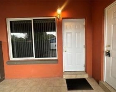 61 Nw 35th Street - Photo Thumbnail 3
