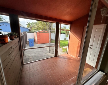 61 Nw 35th Street - Photo Thumbnail 2