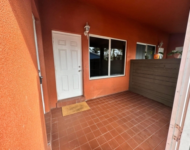 61 Nw 35th Street - Photo Thumbnail 1