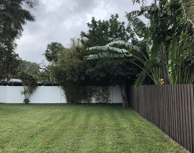 61 Nw 35th Street - Photo Thumbnail 15