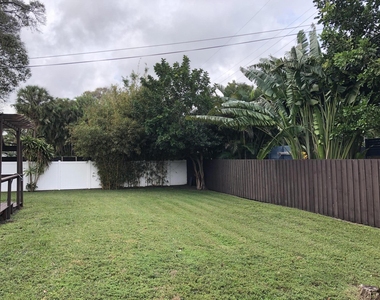 61 Nw 35th Street - Photo Thumbnail 23
