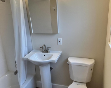 61 Nw 35th Street - Photo Thumbnail 10