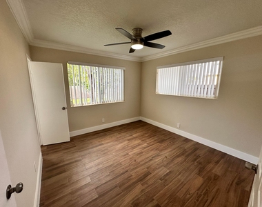 61 Nw 35th Street - Photo Thumbnail 11