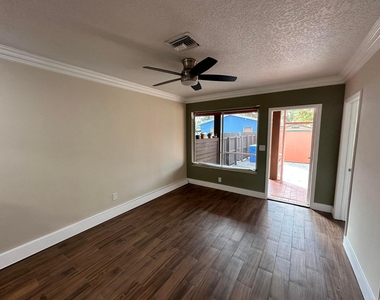 61 Nw 35th Street - Photo Thumbnail 8