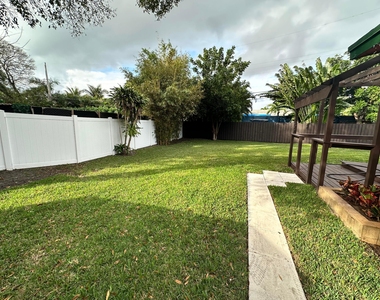 61 Nw 35th Street - Photo Thumbnail 16