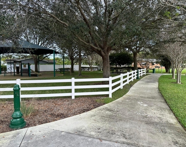 61 Nw 35th Street - Photo Thumbnail 26