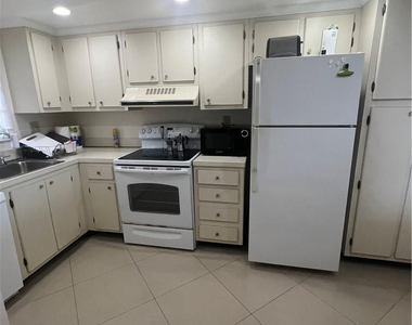 3001 W Rolling Hills Circle - Photo Thumbnail 2