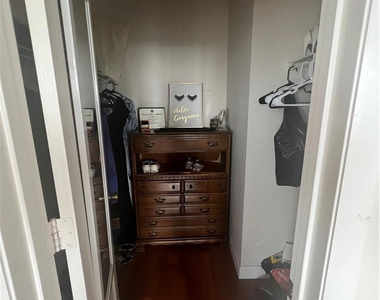 3001 W Rolling Hills Circle - Photo Thumbnail 8