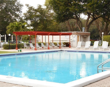 3001 W Rolling Hills Circle - Photo Thumbnail 7