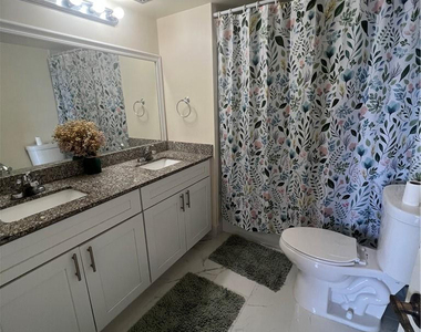 3001 W Rolling Hills Circle - Photo Thumbnail 5