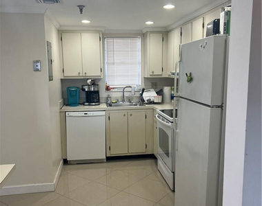 3001 W Rolling Hills Circle - Photo Thumbnail 3