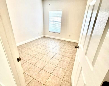 10354 Fox Trail Road S - Photo Thumbnail 6