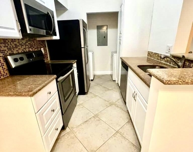 10354 Fox Trail Road S - Photo Thumbnail 7