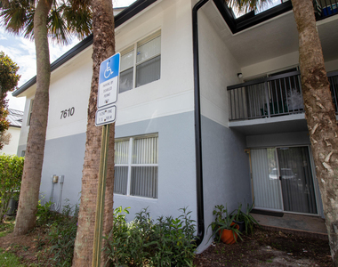 7610 Westwood Drive - Photo Thumbnail 4