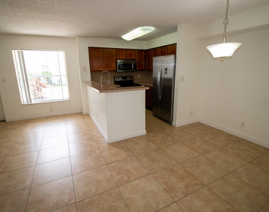 7610 Westwood Drive - Photo Thumbnail 5