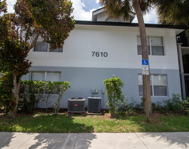 7610 Westwood Drive - Photo Thumbnail 3