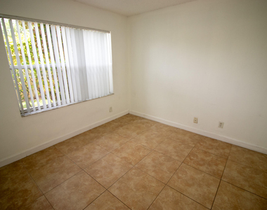 7610 Westwood Drive - Photo Thumbnail 11