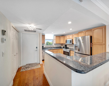 3100 Ne 49 Street - Photo Thumbnail 5