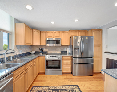3100 Ne 49 Street - Photo Thumbnail 3
