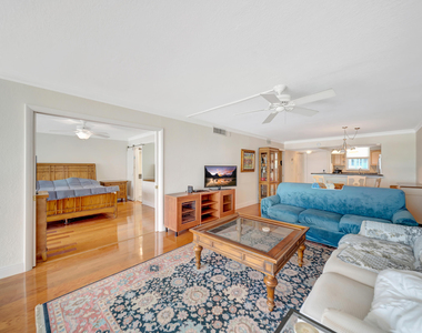 3100 Ne 49 Street - Photo Thumbnail 11
