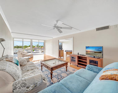 3100 Ne 49 Street - Photo Thumbnail 7