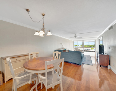 3100 Ne 49 Street - Photo Thumbnail 6