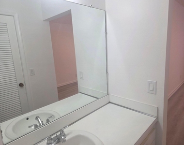959 Se 2nd Avenue Se - Photo Thumbnail 9