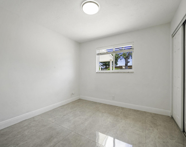 2100 N Seacrest Boulevard - Photo Thumbnail 14