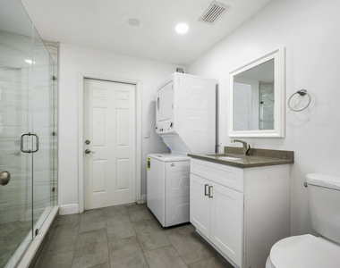 2100 N Seacrest Boulevard - Photo Thumbnail 17