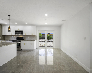 2100 N Seacrest Boulevard - Photo Thumbnail 6