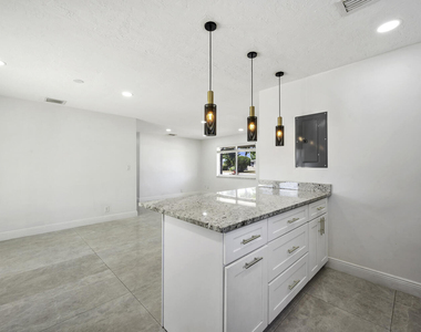 2100 N Seacrest Boulevard - Photo Thumbnail 10