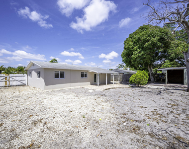 2100 N Seacrest Boulevard - Photo Thumbnail 20