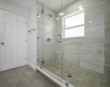 2100 N Seacrest Boulevard - Photo Thumbnail 15