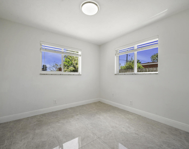 2100 N Seacrest Boulevard - Photo Thumbnail 13